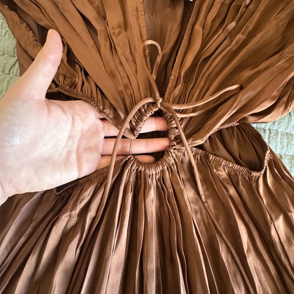 Zara brown satin effect cut out maxi dress - Picture 4 of 4